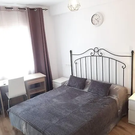 Apartment Dormitorio Acogedor En El Centro En Piso Compartido Con Bano Privado
